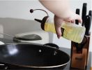 Set of 2 Practical Cruets Salad Dressing Bottles Sauce/Oil Bottles, 340ML